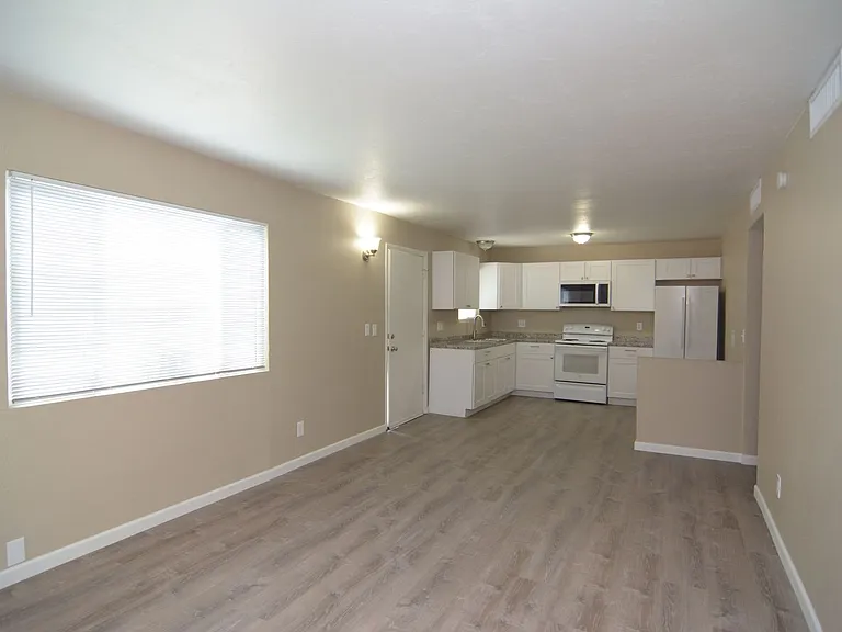 3372 N Cardi Ave — Photo 4