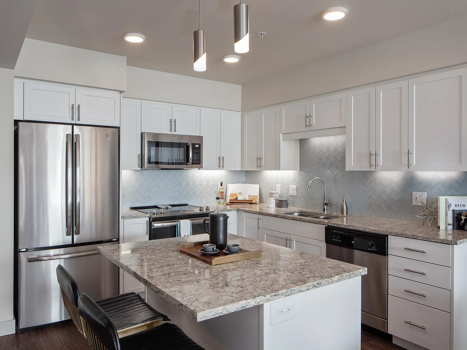 Mariblu at Southcenter 55+ Active Adult Apartments — Photo 2