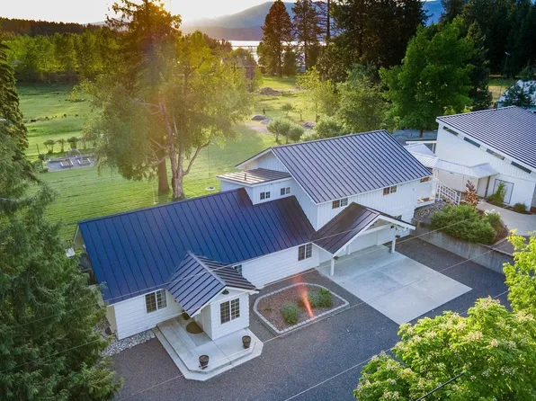 1041 Bottle Bay Rd, Sagle, ID 83860