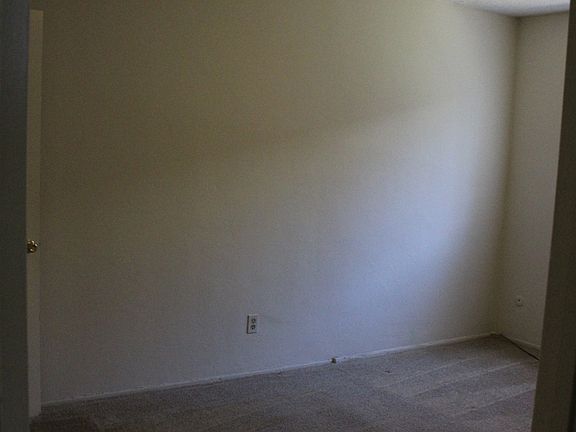 5th image of 266 Daisy Ave APT E