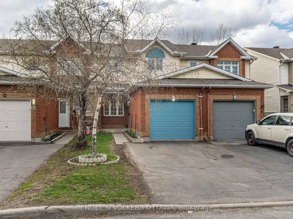 149 Duntroon Cir, Ottawa, ON K1T 4C7