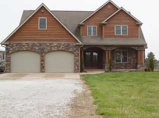 912 1005n Ave, Mount Sterling, IL 62353