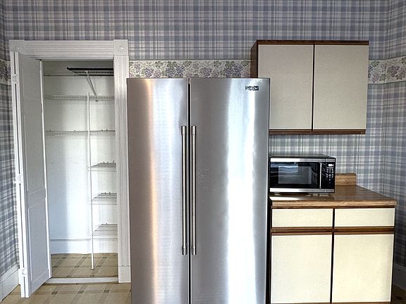 4th image of 23 Marion St #2