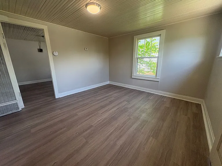 813 Lee Ave — Photo 2