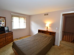 845 Longfellow Dr, Troy, MI