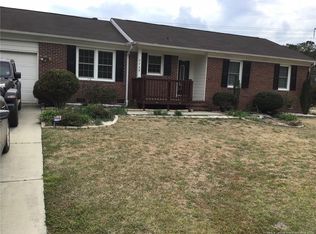 6748 Vaughn Rd, Fayetteville, NC 28304