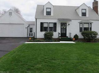 216 Woodland St, Manchester, CT 06042