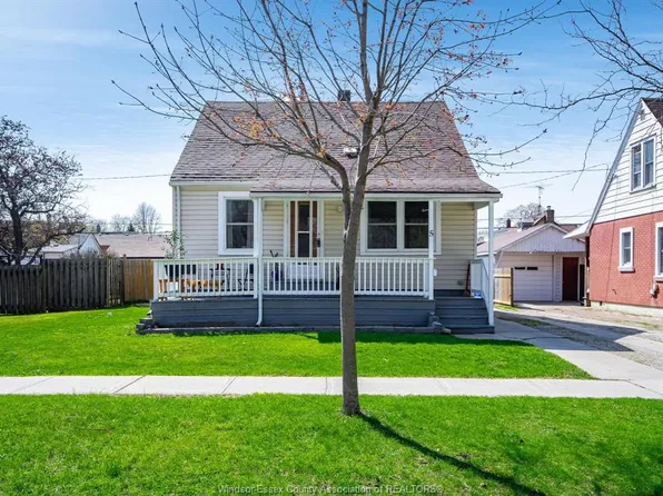 5 Whitwam Ave, Leamington, ON N8H 2P3