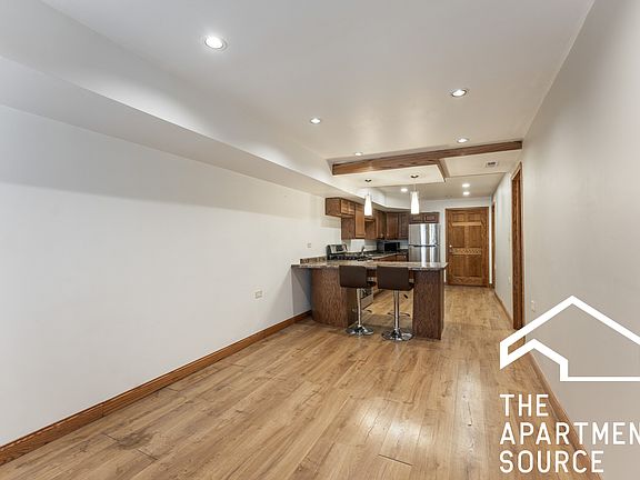 4th image of 2834 W Lyndale St #G