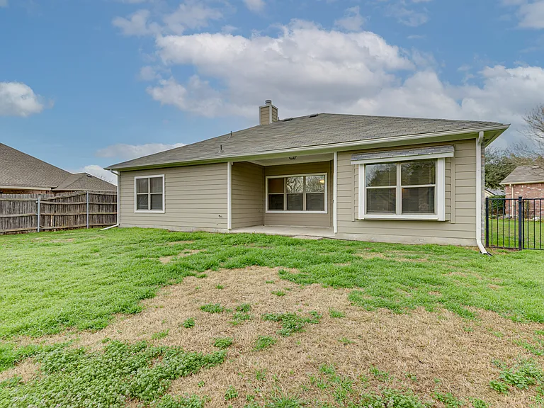 102 Paloma Cir — Photo 34