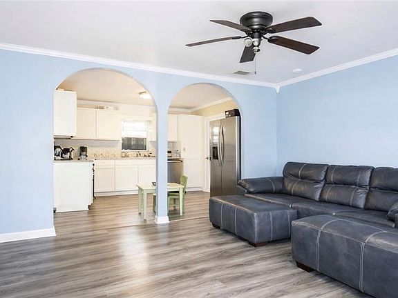 2nd image of 644 10th St