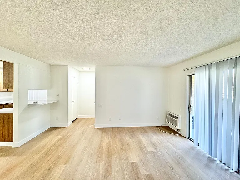 Buena Vista Apartments — Photo 21