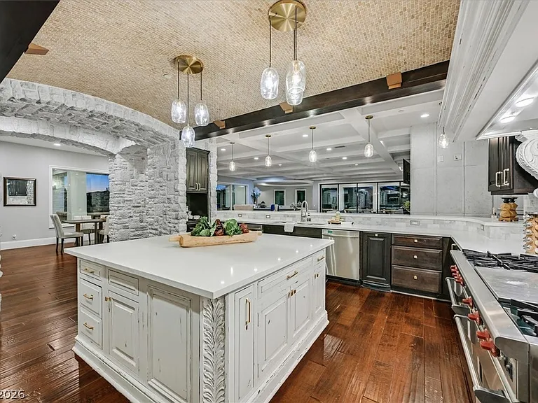 8 Rue Mediterra Dr — Photo 18