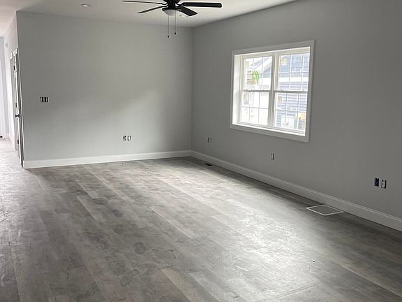 2nd image of 418 Felts St