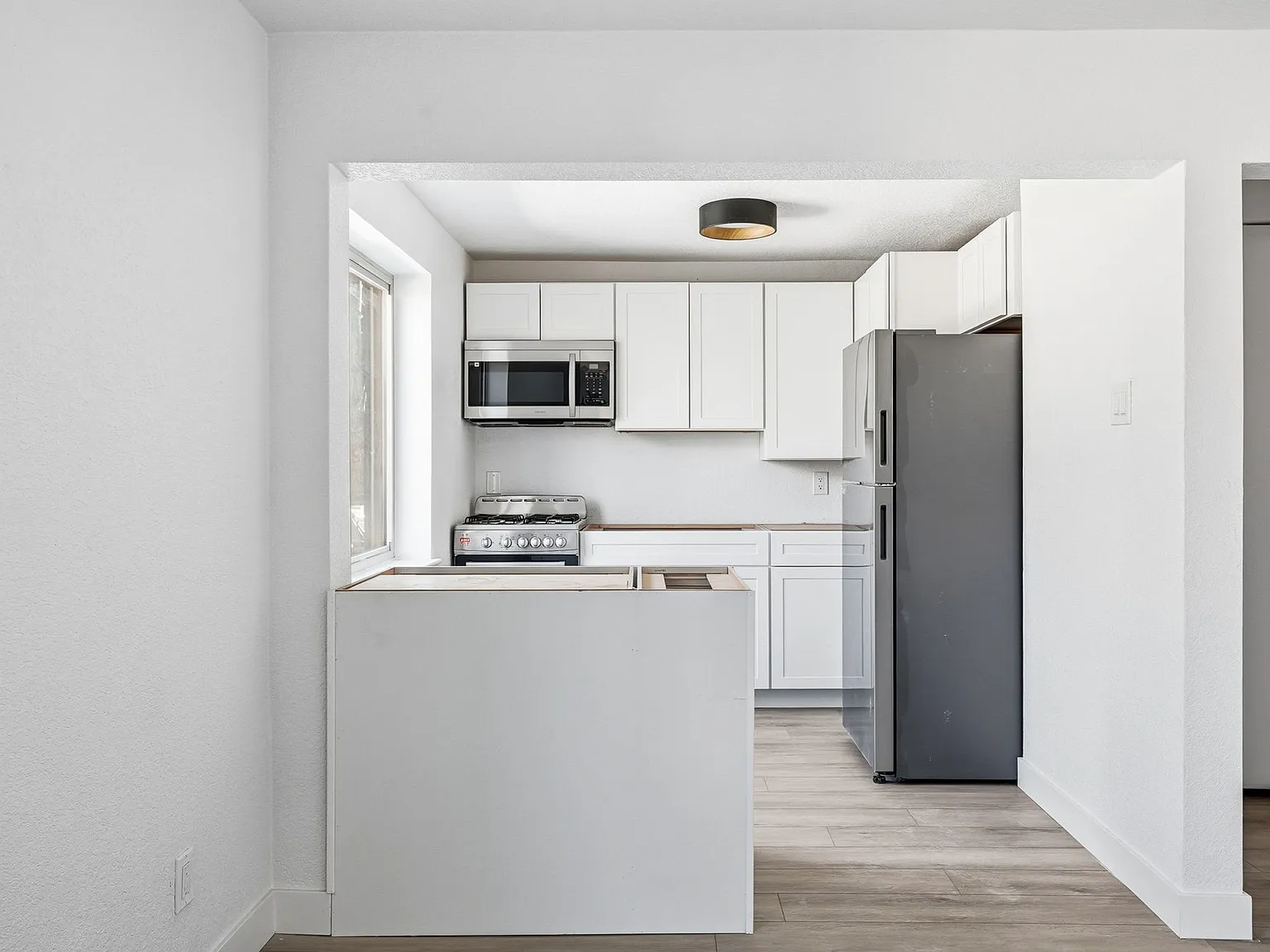 2 bed, 750 sqft, $1,600 — Photo 2