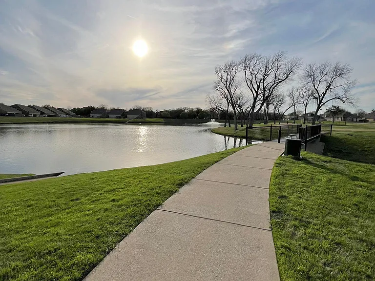 925 Jamie Dr — Photo 60