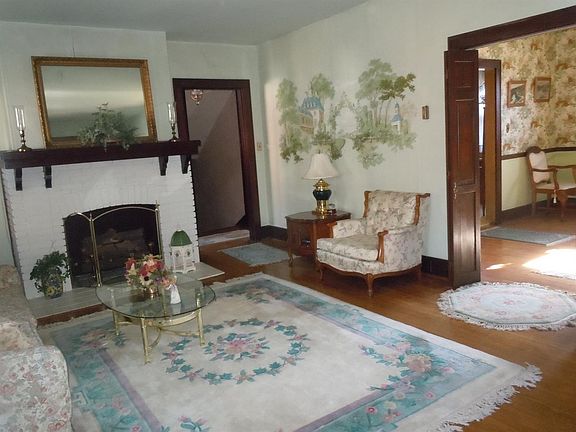 5th image of 122 N 1st St #1
