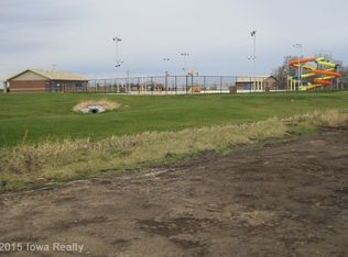 1800 Sadie Ln, Adel, IA 50003