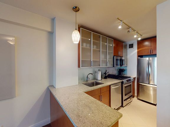 5th image of 30 Park Ave APT 4M
