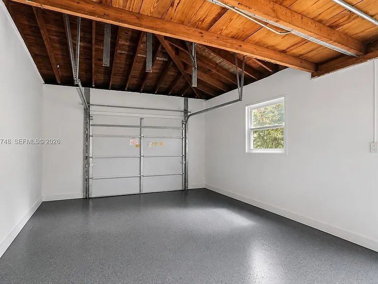 2025 Alamanda Dr — Photo 30