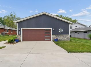 1300 E Choctaw Dr, London, OH 43140