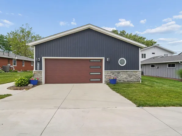 1300 E Choctaw Dr, London, OH 43140