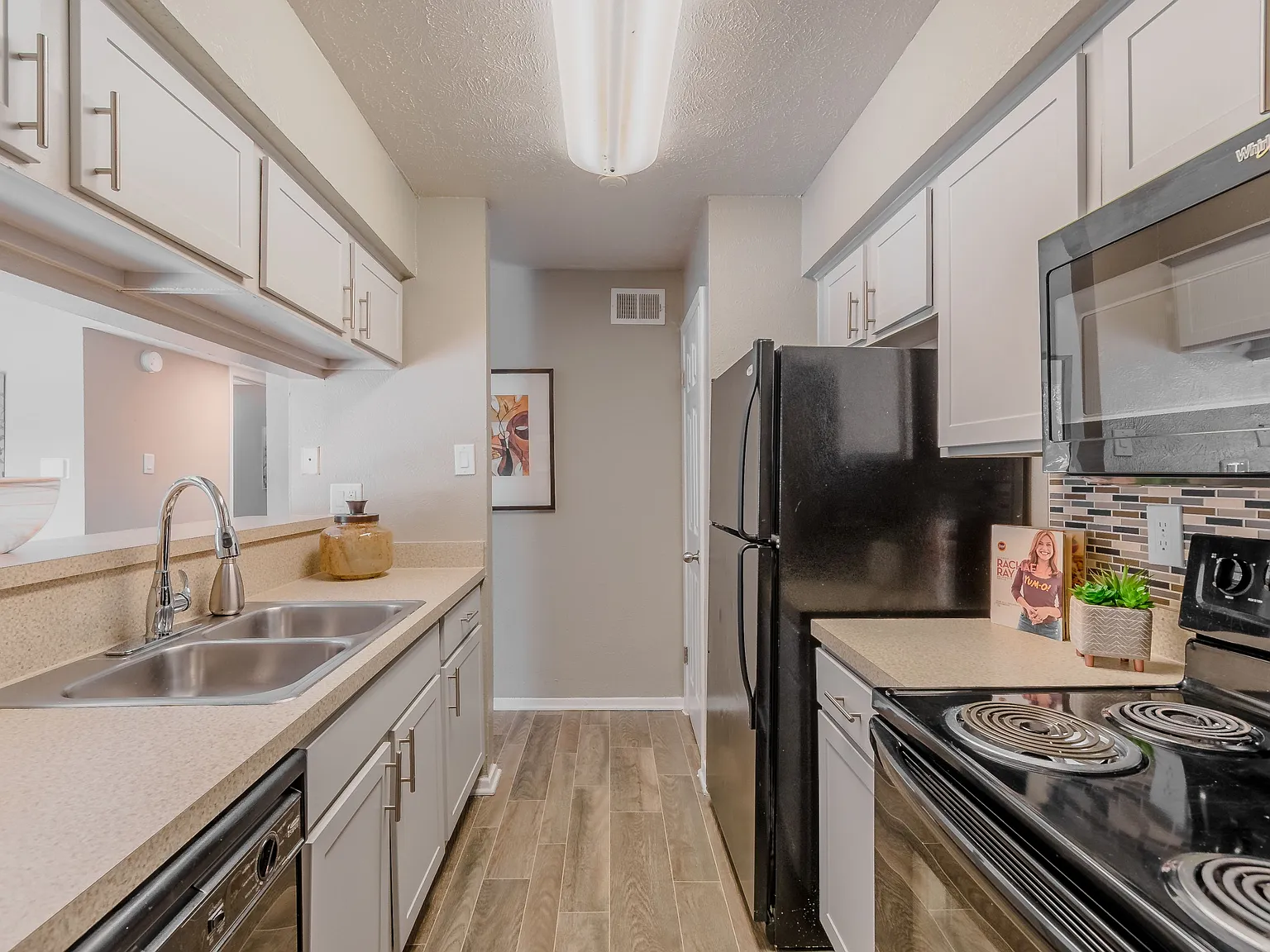 Pinehurst Place Apartments — Photo 4
