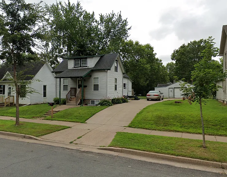 633 Lake St — Photo 2