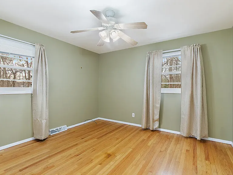 1000 Jackson Ave — Photo 11