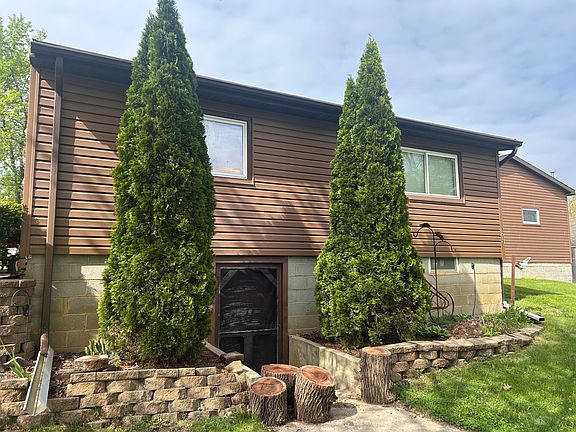 2nd image of 8212 W 128th Pl