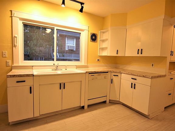 4th image of 1053 W Dale Ave