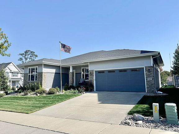 2nd image of 401 Blue Moon Dr