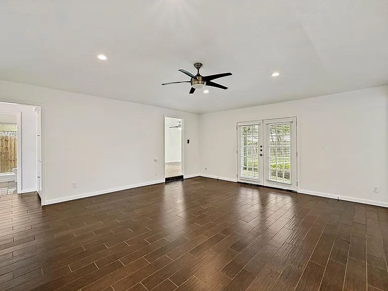 1702 Colony Creek Dr — Photo 5
