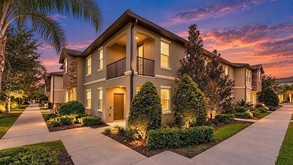 5 bed, 3.0 bath, 2522 sqft, $2,650 — Photo 1