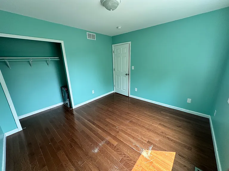 1098 Sylvan St — Photo 10