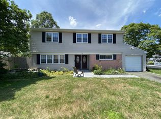 3 Stoneybrook Dr, Old Bridge, NJ 08857