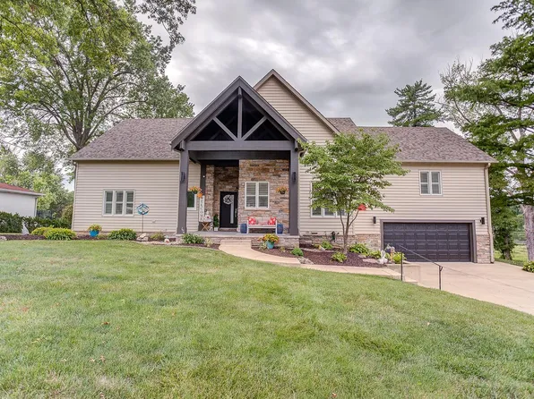 579 E Lake Dr, Edwardsville, IL 62025