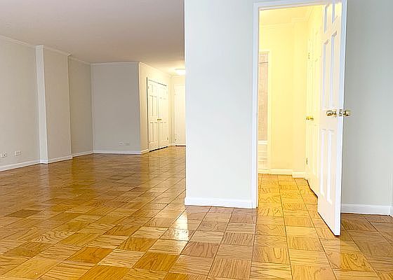 5th image of 210 W 89th St APT 2C