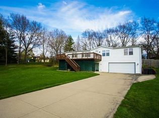 2721 S High Crest Rd, Beloit, WI 53511