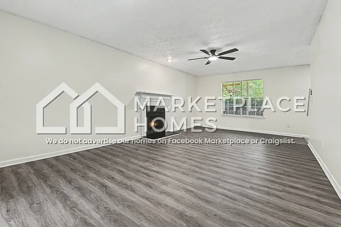 3 bed, 2.0 bath, 1465 sqft, $1,995 — Photo 4