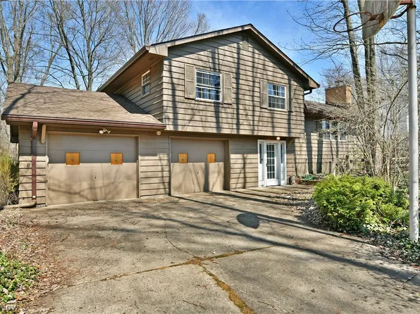 8391 Squires Ln NE, Warren, OH 44484