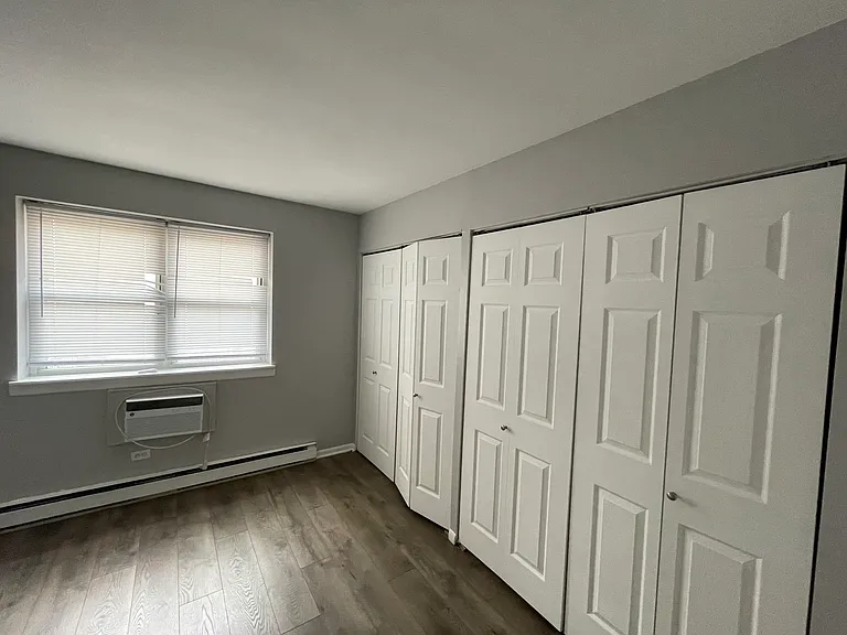 5920 N Kenmore Ave #210 — Photo 12