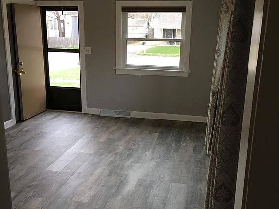 3rd image of 703 Anna Ave