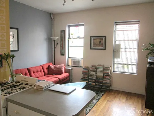 Rented by City Connections Realty | media 9