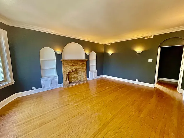 7934 S Kingston Ave #1 — Photo 2