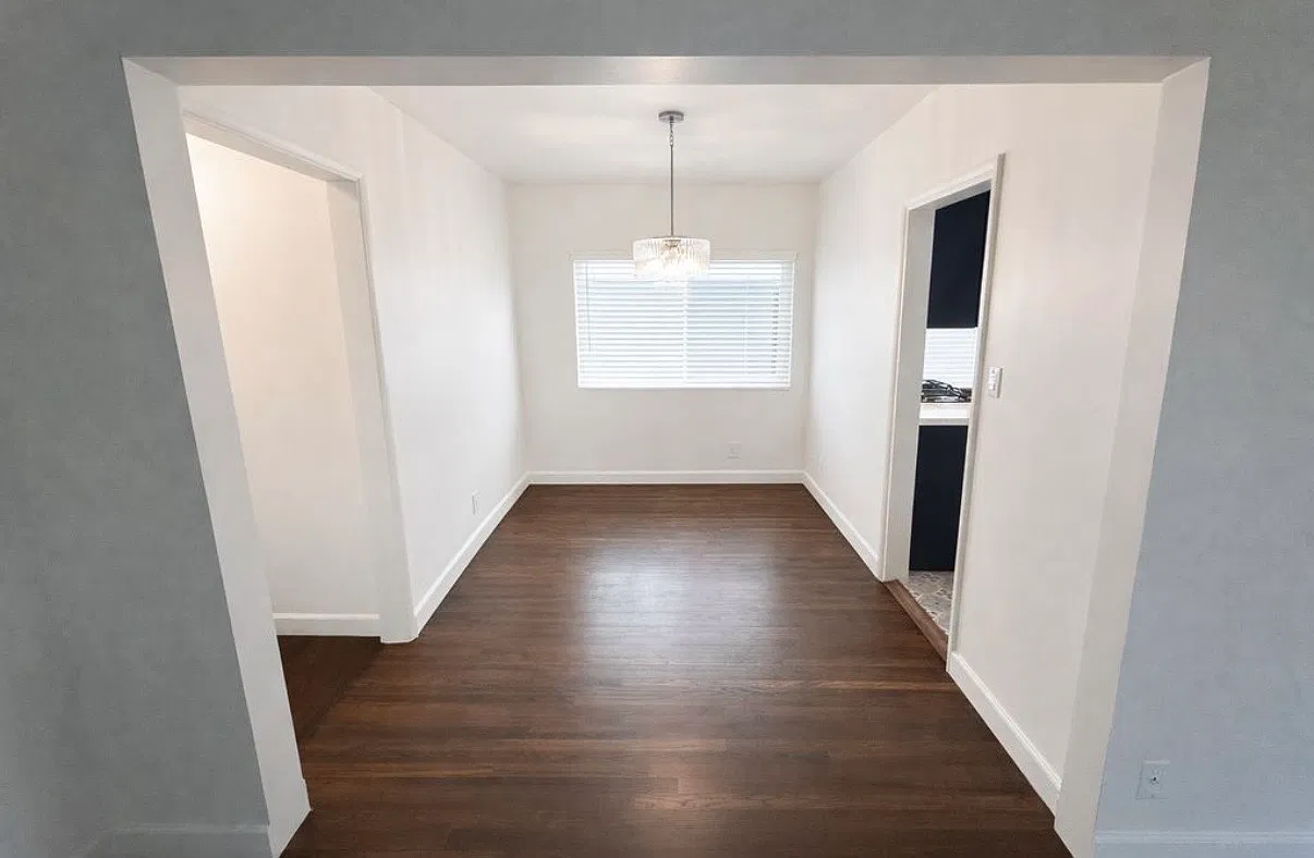 2 bed, 1000 sqft, $2,295 — Photo 3
