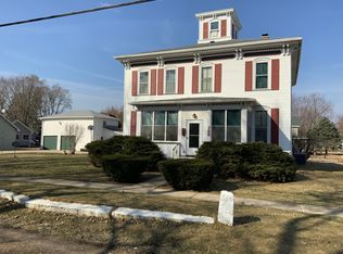 305 S Bushnell St, Sheridan, IL 60551