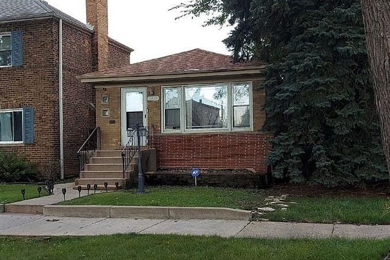 2nd image of 9424 S Michigan Ave