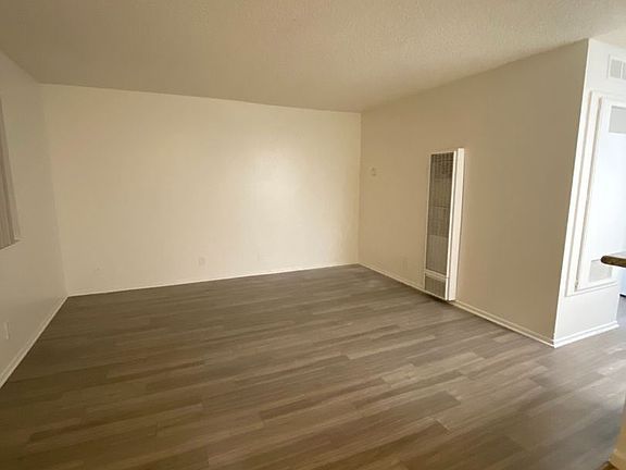 3rd image of 1557 W Carson St APT 11