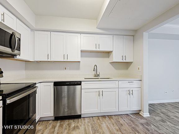 5th image of 860 Forest Ave Unit A